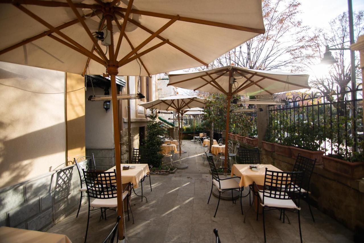 Vila Ebel Hotel Pool & Spa Korce Exterior photo